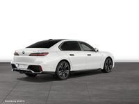 Gebraucht BMW 740 Comfort Edition 299 PS (219 kW) 2025 Mineralweiß metallic Limousine