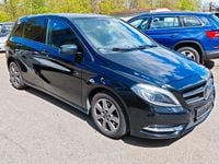 Gebraucht Mercedes B180 Sport 122 PS (89 kW) 2012 Schwarz Kleinwagen