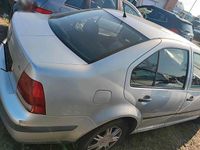 Second-hand VW Bora 75 CP (55 kW) 2003 Gri Berlinǎ