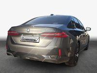 Gebraucht BMW 540 Performance 286 PS (210 kW) 2025 Sophistograu brillanteffekt me Limousine