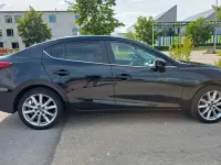 Gebraucht Mazda 3 Sports-Line 120 PS (88 kW) 2018 Schwarz Limousine