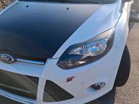 Gebraucht Ford Focus 125 PS (91 kW) 2012 Weiß Kombi