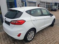 Gebraucht Ford Fiesta Cool & Connect 75 PS (55 kW) 2023 Frost weiß Kleinwagen
