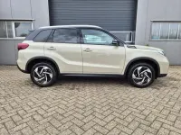 Neu Suzuki Vitara Comfort+ 110 PS (80 kW) 2026 Savannah ivory metallic savannah ivory metallic SUV