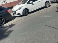 Gebraucht Peugeot 208 82 PS (60 kW) 2017 Weiß Kleinwagen