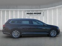 Gebraucht VW Passat Elegance 150 PS (110 kW) 2024 Deep black perleffekt Kombi