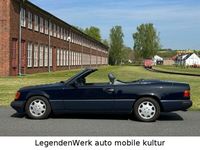 Gebraucht Mercedes E300 220 PS (161 kW) 1993 Blau Cabrio