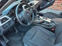 Gebraucht BMW 318 150 PS (110 kW) 2016 Schwarz Kombi