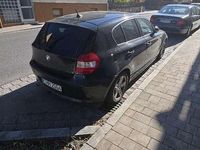 Gebraucht BMW 118 122 PS (89 kW) 2005 Schwarz Kleinwagen