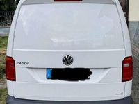 Używany VW Caddy Maxi 102 KM (75 kW) 2020 Biały Minivan