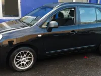 Gebraucht Kia Carens 140 PS (102 kW) 2009 Schwarz Van / Kleinbus