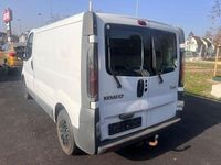 Gebraucht Renault Trafic 101 PS (74 kW) 2006 Weiß Van / Kleinbus