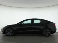 Käytetty Tesla Model 3 324 kW (441 HP) 2021 Musta Sedan