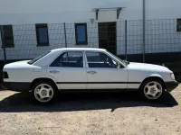 Gebraucht Mercedes E260 160 PS (117 kW) 1987 Weiß Limousine