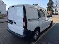 Gebraucht VW Caddy Basis 102 PS (75 kW) 2023 Weiß Van / Kleinbus