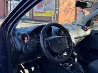 Gebraucht Ford Fiesta 69 PS (50 kW) 2005 Blau Kleinwagen