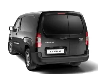 Neu Fiat Doblò 131 PS (96 kW) 2026 Cinema schwarz Van / Kleinbus
