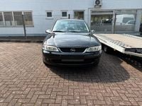 Begagnad Opel Vectra 100 HK (73 kW) 2001 Svart Sedan