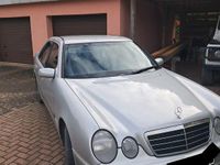 Gebraucht Mercedes E240 Classic 170 PS (125 kW) 2000 Silber Limousine