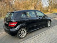 Gebraucht Mercedes B180 116 PS (85 kW) 2009 Schwarz Van / Kleinbus