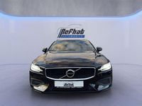 Gebraucht Volvo V60 Momentum 341 PS (250 kW) 2020 Schwarz Kombi