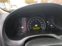 Gebraucht Kia Carnival 185 PS (136 kW) 2007 Silber Van / Kleinbus