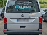 Gebraucht VW Transporter 150 PS (110 kW) 2019 Grau Van