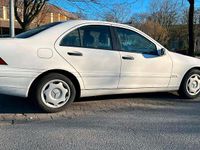 Gebraucht Mercedes C200 116 PS (85 kW) 2003 Weiß Kleinwagen