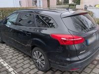 Gebraucht Ford Focus Titanium 120 PS (88 kW) 2015 Schwarz Kombi