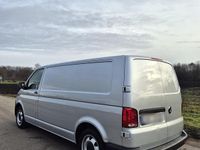 Gebraucht VW Transporter 150 PS (110 kW) 2021 Silber Van