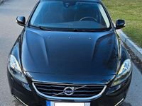 Gebraucht Volvo V40 You! 114 PS (83 kW) 2014 Schwarz Limousine