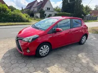 Gebraucht Toyota Yaris 101 PS (74 kW) 2016 Rot Limousine