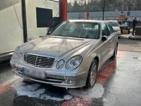 Gebraucht Mercedes E240 177 PS (130 kW) 2003 Silber Limousine