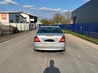 Gebraucht Mercedes 220 146 PS (107 kW) 2006 Silber Limousine
