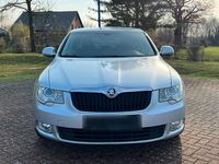 Gebraucht Skoda Superb 160 PS (117 kW) 2009 Silber Limousine