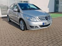 Gebraucht Mercedes B180 109 PS (80 kW) 2011 Silber Van / Kleinbus