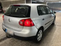 Gebraucht VW Golf V 101 PS (74 kW) 2004 Silber Kleinwagen
