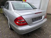 Gebraucht Mercedes E240 Elegance 177 PS (130 kW) 2005 Silber Limousine