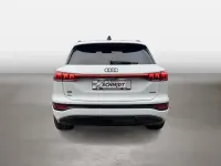 Gebraucht Audi Q6 e-tron Comfort 284 kW (387 PS) 2025 Gletscherweiß metallic SUV