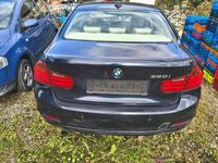 Gebraucht BMW 320 Luxury Line 184 PS (135 kW) 2012 Blau Limousine