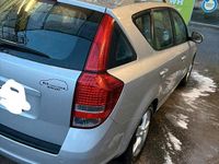 Używany Kia Ceed 125 KM (91 kW) 2011 Szary Hatchback