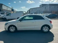 Gebraucht Audi A1 Attraction 86 PS (63 kW) 2012 Weiß Kleinwagen