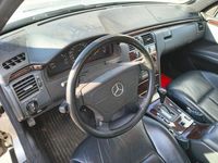 Gebraucht Mercedes E320 Elegance 220 PS (161 kW) 1995 Silber Limousine