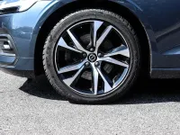Gebraucht Volvo V60 Core 163 PS (119 kW) 2024 Denim blue Kombi