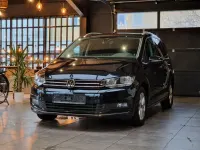 Second-hand VW Touran Highline 150 CP (110 kW) 2023 Negru Monovolum