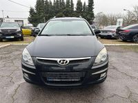Gebraucht Hyundai i30 105 PS (77 kW) 2010 Schwarz Kombi