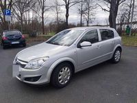 Używany Opel Astra 116 KM (85 kW) 2009 Szary Hatchback