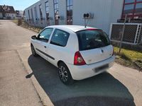 Gebraucht Renault Clio II 75 PS (55 kW) 2010 Weiß Kleinwagen