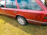 Gebraucht Mercedes E220 150 PS (110 kW) 1994 Rot Kombi
