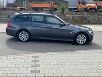 Gebraucht BMW 318 143 PS (105 kW) 2007 Grau Kombi